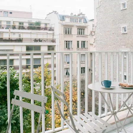 Nice Studio With Balcon Near The Bois De Boulogne * Paris